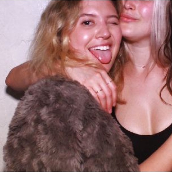 Meet your Posher, Jessica - Picture 7 of 16